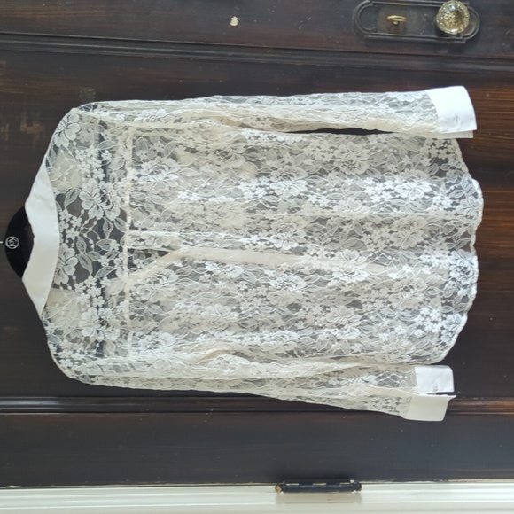 Express Portofino Button Up Sheet Lace Blouse V-Neck Button Cuffs - Picture 2 of 6